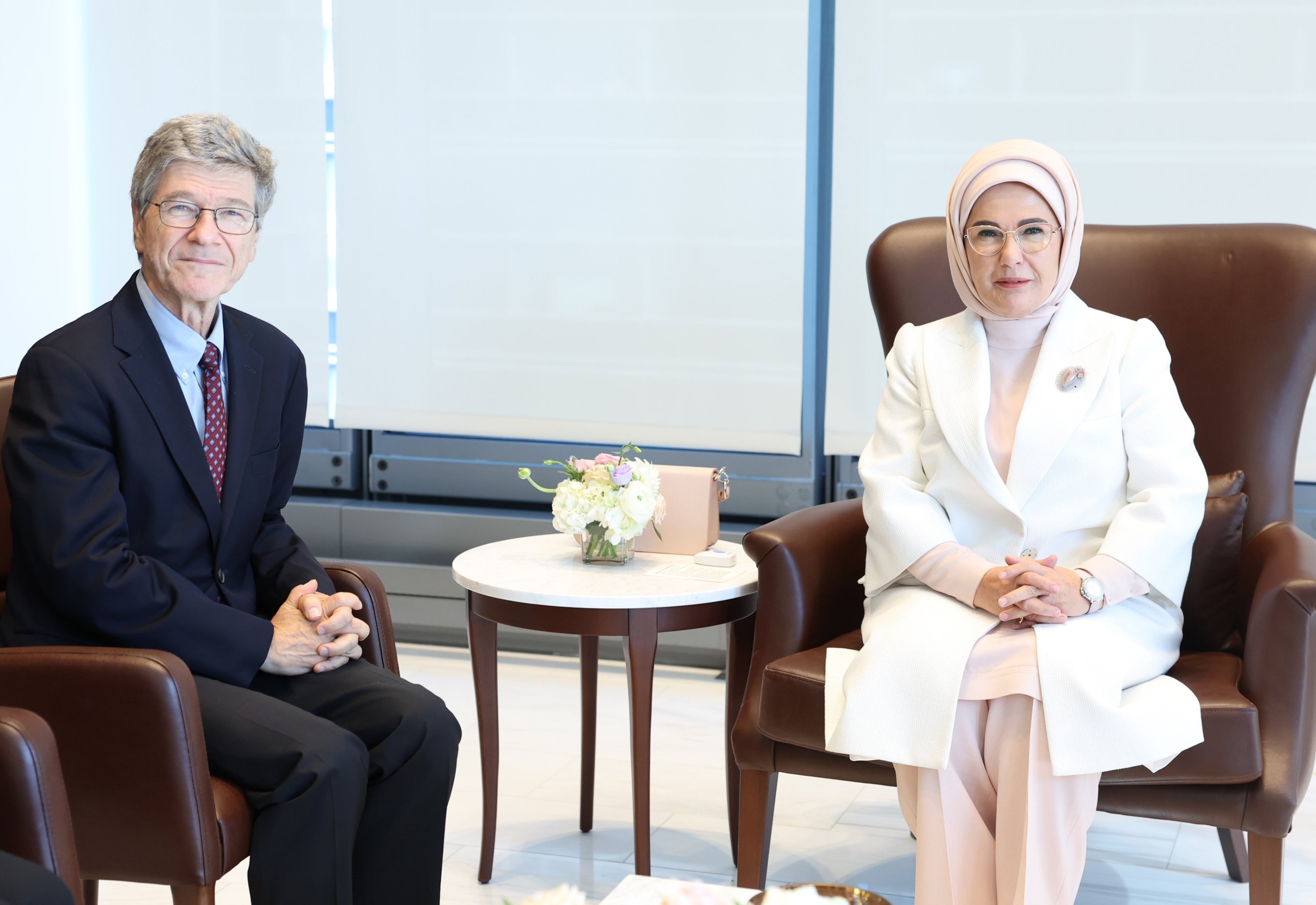 U.N. Sustainable Development Solutions Network President Jeffrey Sachs (L) meets with first lady Emine Erdoğan to sign the Global <a href=